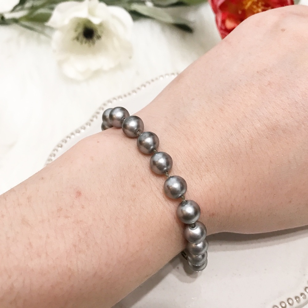 • Vintage • Grey Pearl Bracelet